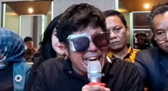 Agus Salim Sedih Dihujat: “Saya Sakit, Buta, Mengapa Saya Dikecam?