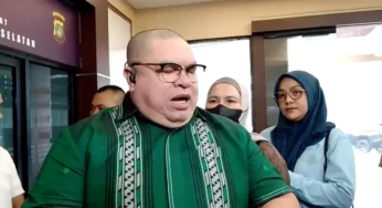 Razman Arif Nasution Dampingi Istri Jalani Pemeriksaan Usai Laporan Terhadap Nikita Mirzani