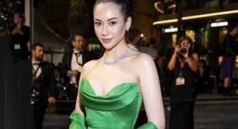 Elvira Devinamira Bersinar di Red Carpet Cannes 2025