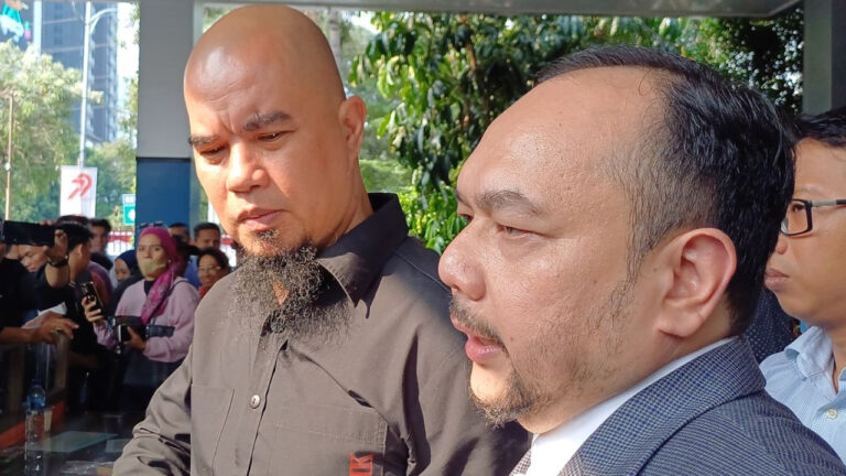 Ahmad Dhani Resmi Laporkan Lita Gading ke Polda Metro Jaya