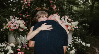 Taylor Swift dan Travis Kelce Resmi Bertunangan: Romansa Selebriti yang Menggetarkan Dunia