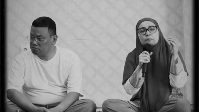 Astrid Kuya Menangis Tegaskan Rumahnya Bukan dari Dana DPR di Tengah Isu Penjarahan