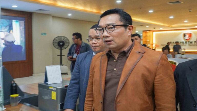Ridwan Kamil Tegaskan Isu Arkana Bukan Anak Biologisnya